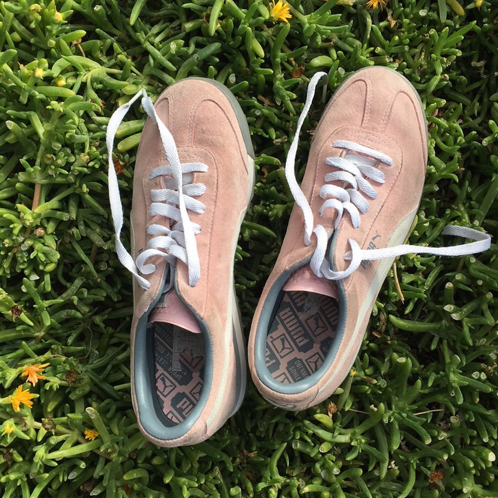 Light Pink pumas